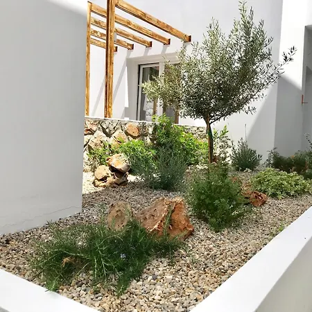 Aellia & Leros Bed & Breakfast 3*