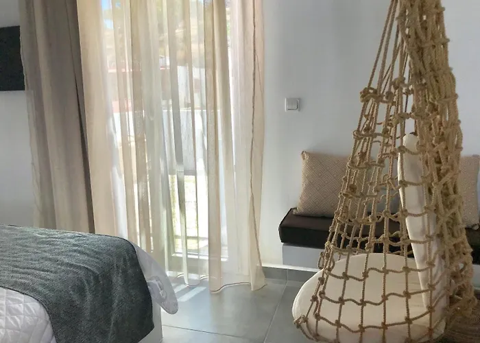 Aellia & Leros Bed & Breakfast 3*